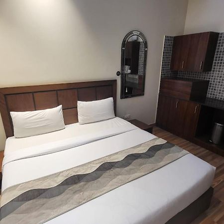 Uds Villa Scandinavian B&B - Next To Vfs New Delhi Exterior photo