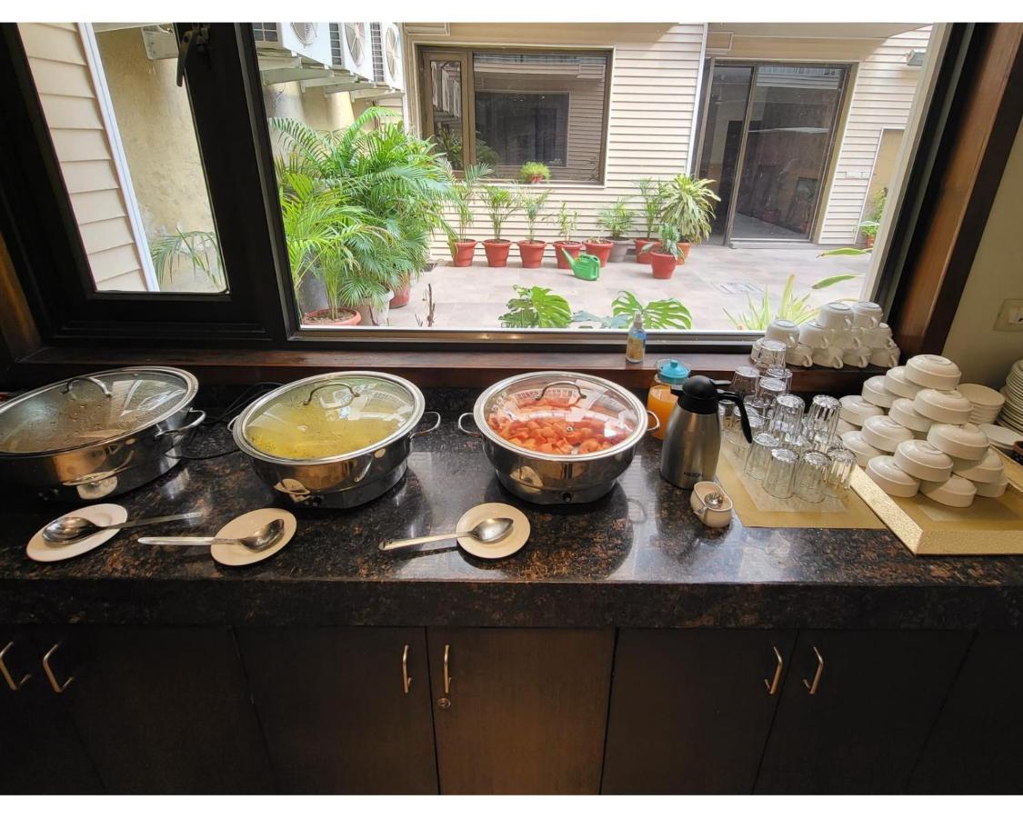 Uds Villa Scandinavian B&B - Next To Vfs New Delhi Exterior photo