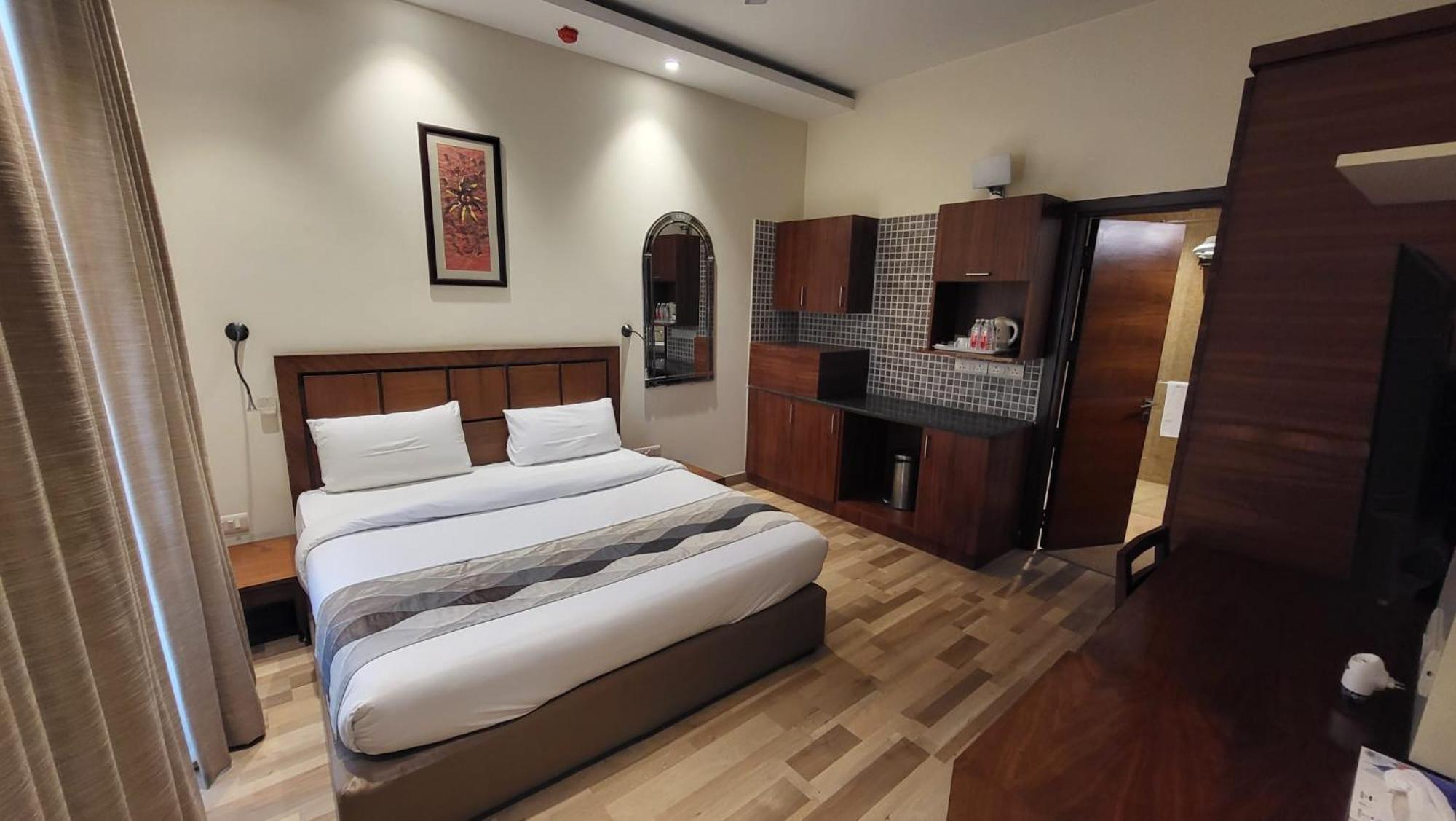 Uds Villa Scandinavian B&B - Next To Vfs New Delhi Exterior photo